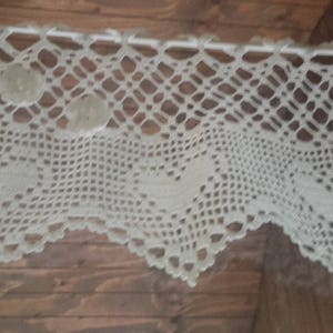 rideau brise bise crochet le jacquard des coeurs et duo de tendres fleurs image 3