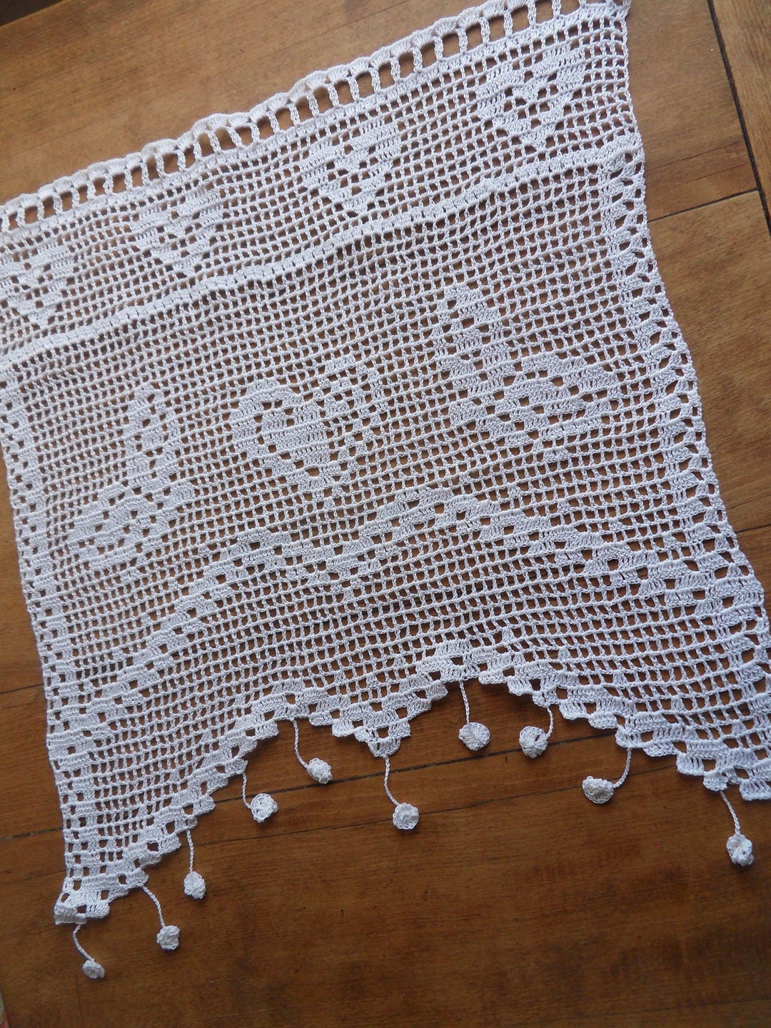 Rideau Crocheté Fait Main Sur Mesure - Motif Cerises - Artisanat Français - Coton - Brise-bise