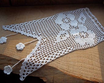 Rideau bellilois blanc coton crochet fait main ronde de fleurs