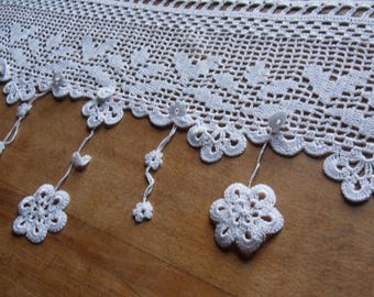 voilage d'autrefois fleurs au crochet d'art  blanc