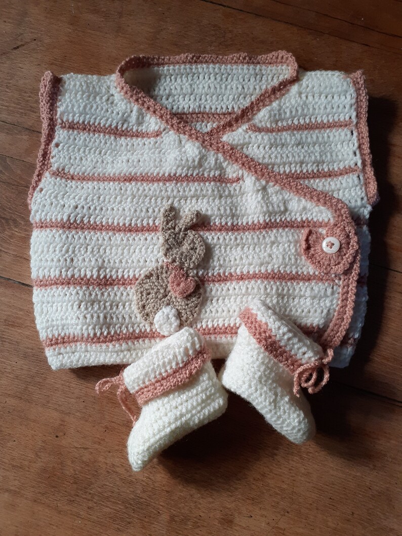 gilet débardeur sans manche façon kimono fille mon amour de lapin bébé 3-6 mois laine au crochet image 4