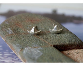 Boat Stud Earrings, Stud earrings, Minimalist Silver Earrings, Origami boat earrings, Statement earrings, Everyday silver earrings