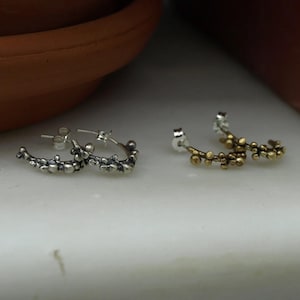 Sterling Silber oder Bronze Creolen, Minimalistische Sterling Silber Ohrringe, Granulation Creolen, Bronze Ohrringe, Geschenk für sie
