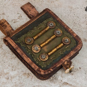Kleine Tribal Hüfttasche - Ledertasche - Ethno Tasche - Militärtasche - Post Apocalyptic Wasteland Bag - Fallout Geldbeutel - Ammo Tasche - LARP Tasche