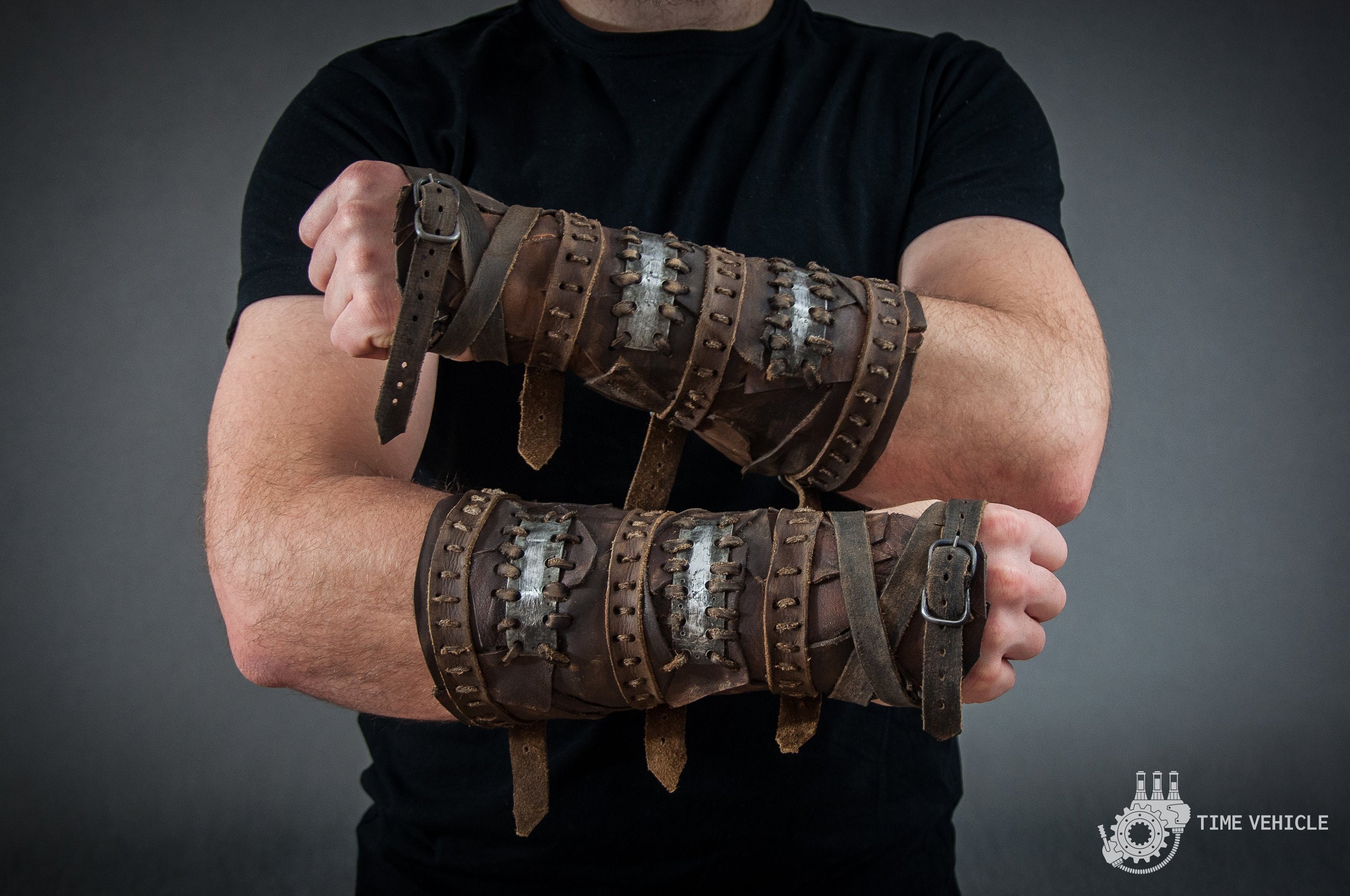 Hawk Studio – Vambrace (Bazuband) – Leather Armor For The Lower