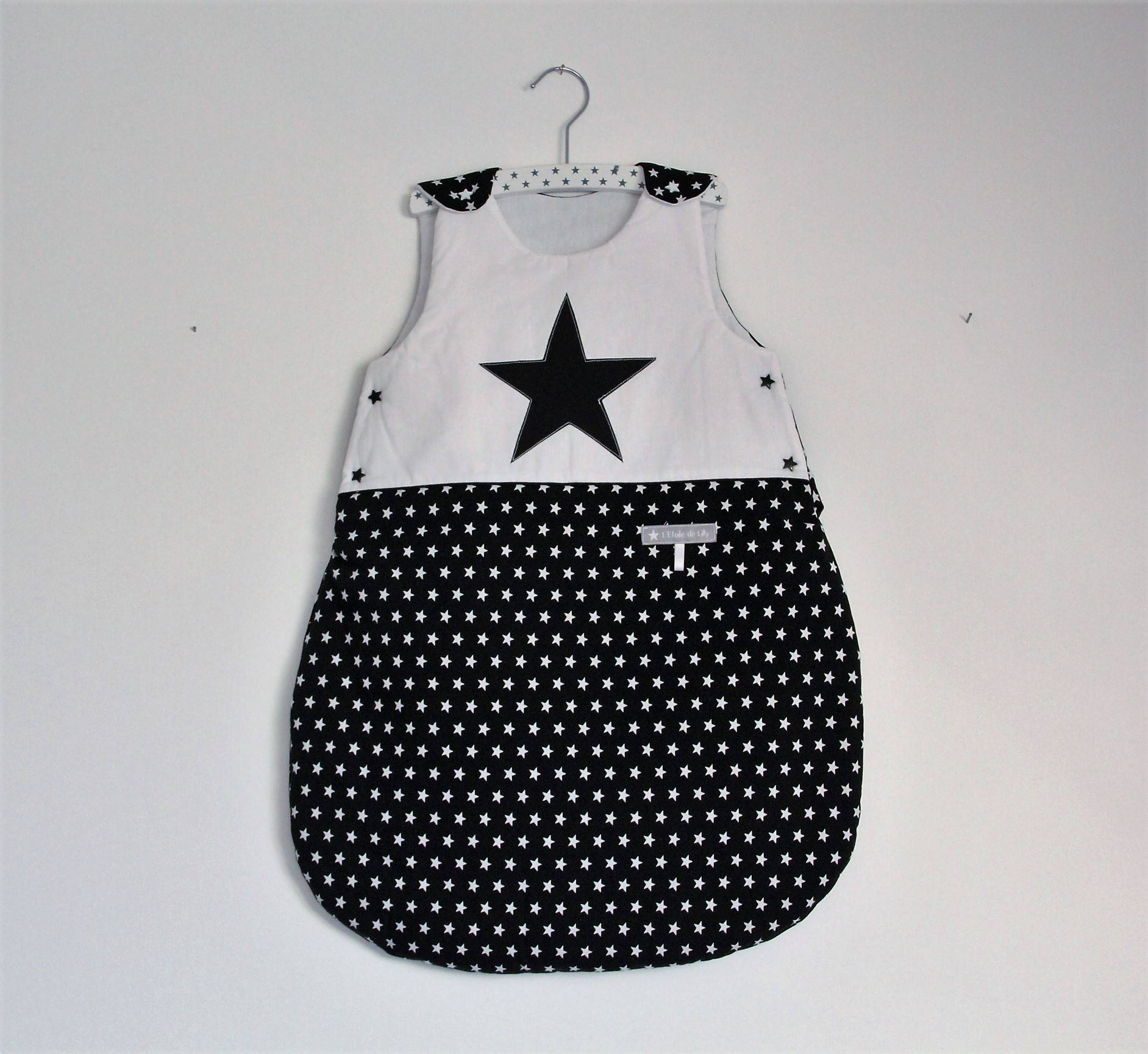 Gigoteuse 0/6 Mois Noire et Blanche à Étoiles