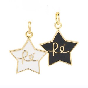 2 colgantes de esmalte Fe de moda, collar con letra Fe chapada en oro de 18 quilates, accesorios de joyería, joyería original, suministros para hacer collares DIY.