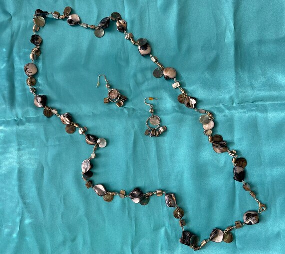 Lovely extra long single strand statement necklac… - image 1