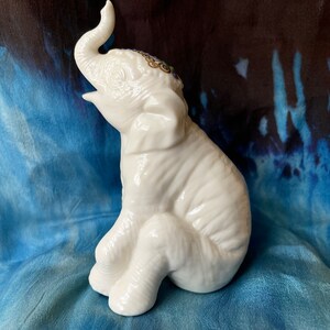 Lenox &quot;China Jewels&quot; baby elephant figurine, porcelain, elephant calf, animals, wildlife, seated elephant, Palace Elephant