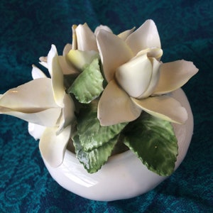 Radnor Staffordshire bone china &quot;white on white&quot; footed floral bouquet of White Roses with green leaves, embossed icanthus leaves design