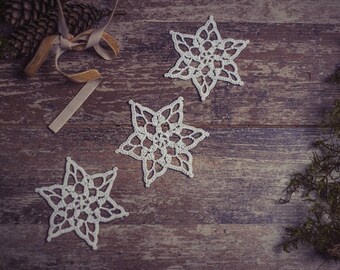 Set of 6 white crochet snowflakes/Holiday decoration/crochet Christmas decor/hanging snowflakes/winter wedding decor/Christmas