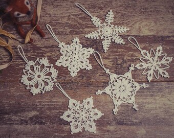 Set of 6 different design white crochet snowflakes/Christmas tree decor/winter wedding decoration/hanging snowflakes