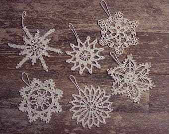 Set of 6 white crochet snowflakes/Holiday decoration/crochet Christmas decor/hanging snowflakes/winter wedding decor/Christmas