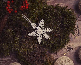 Set of 6 white crochet snowflakes,hanging snowflakes,Christmas decor,winter decor,tree ornaments,lace snowflakes,Christmas