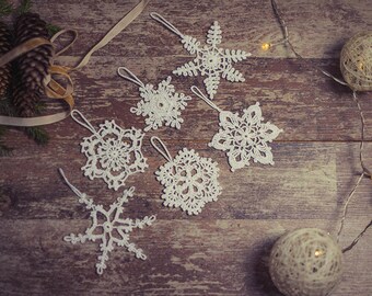 Set of 6 white crochet snowflakes/snowflakes ornaments/hanging snowflakes/Christmas decoration/winter wedding decor/Christmas gift/snowflake