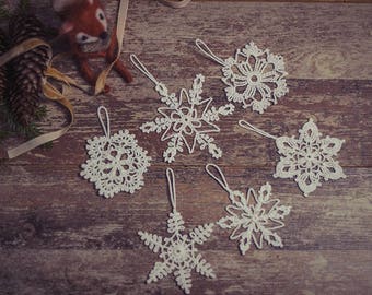 Set of 6 white crochet snowflakes/snowflakes ornaments/hanging snowflakes/Christmas decoration/winter wedding decor/Christmas gift/snowflake