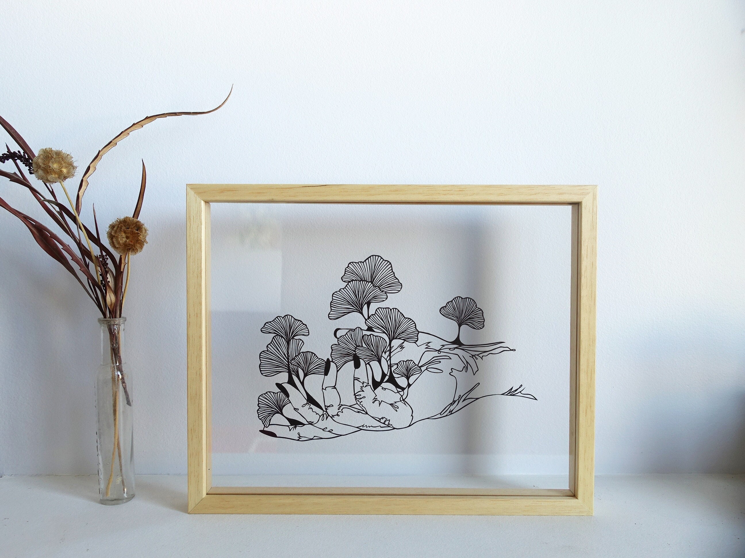Feuilles de Ginkgos sur Une Main, Découpage Original Encadré, Anatomie Humaine, Déclaration d'amour,