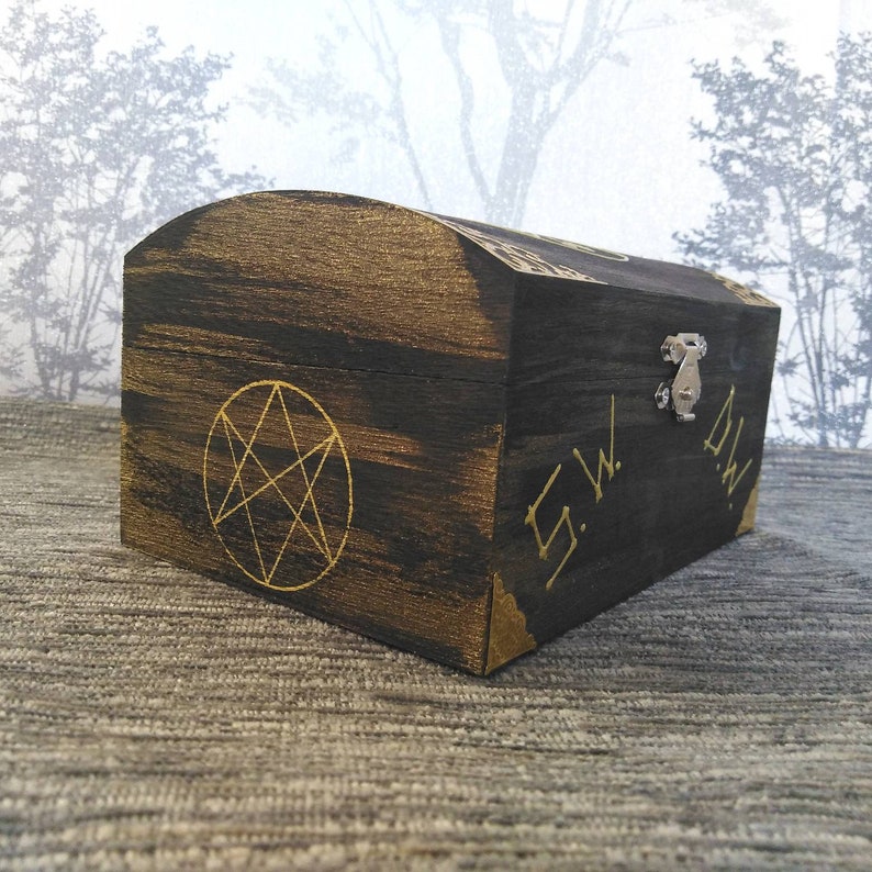 Supernatural Family Business Protection Box. Demon trap, pentagram, Angel, Winchester, curse box, jewellery box, jewelry box, gift image 5