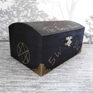 The Family Business Supernatural Inspired keepsake Box. Saving people and hunting things. Angel, Sam and Dean, pentagram, cain image 4
