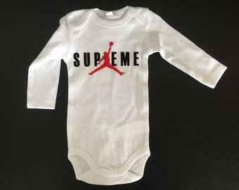 supreme baby outfit