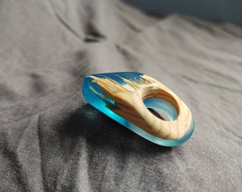 Blue Wood Pendant | Handgefertigter Anhänger aus Holz und Epoxidharz