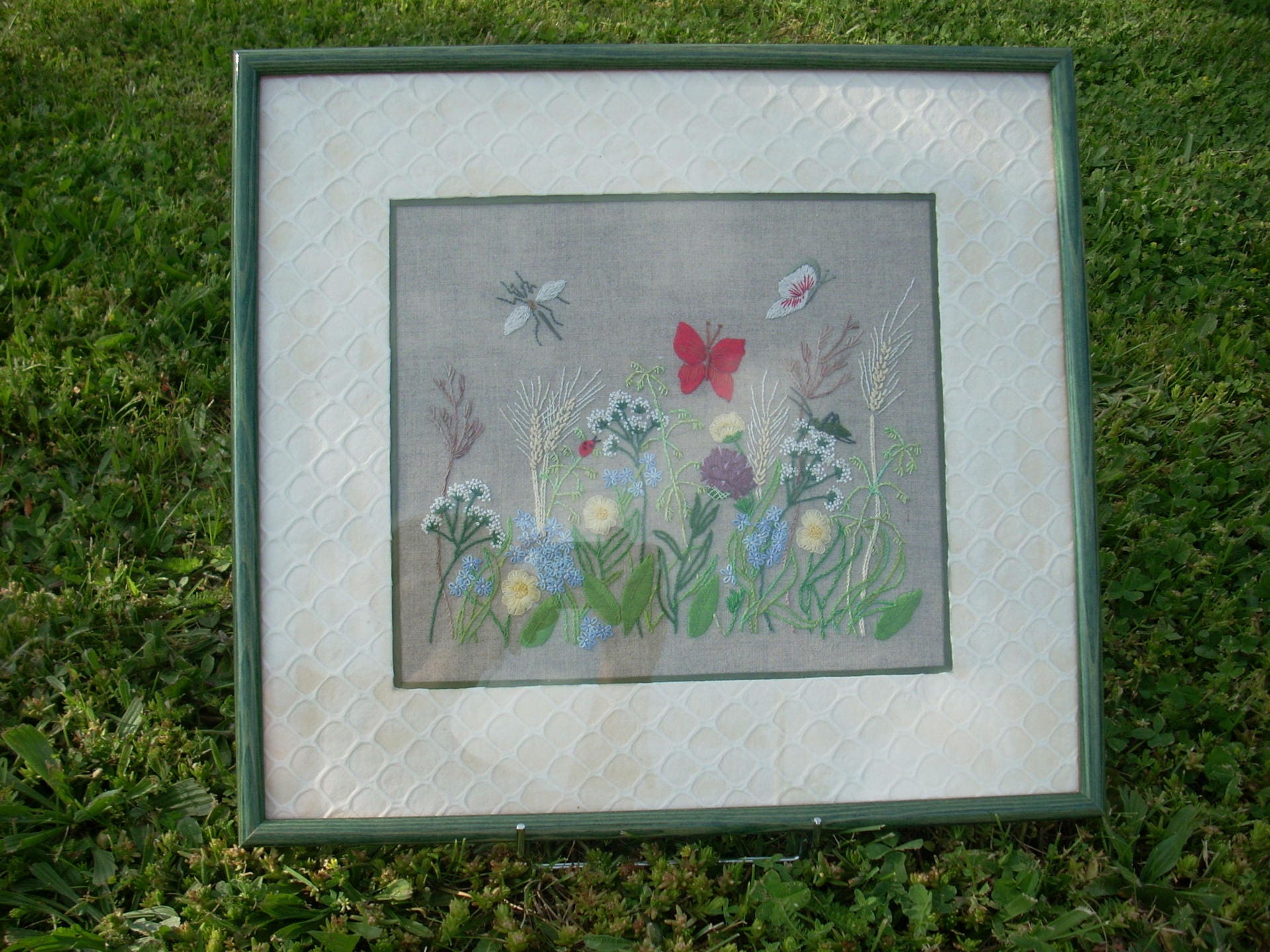 Tableau Champêtre en Broderie Traditionnelle Faite Main. Idée Cadeau Originale