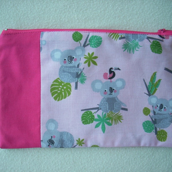 Trousse d'école rose avec koalas. Petite pochette façon patchwork.