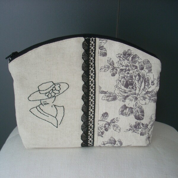 Cotton pocket square, floral motifs, beige and black, lady hand embroidered on the hat.