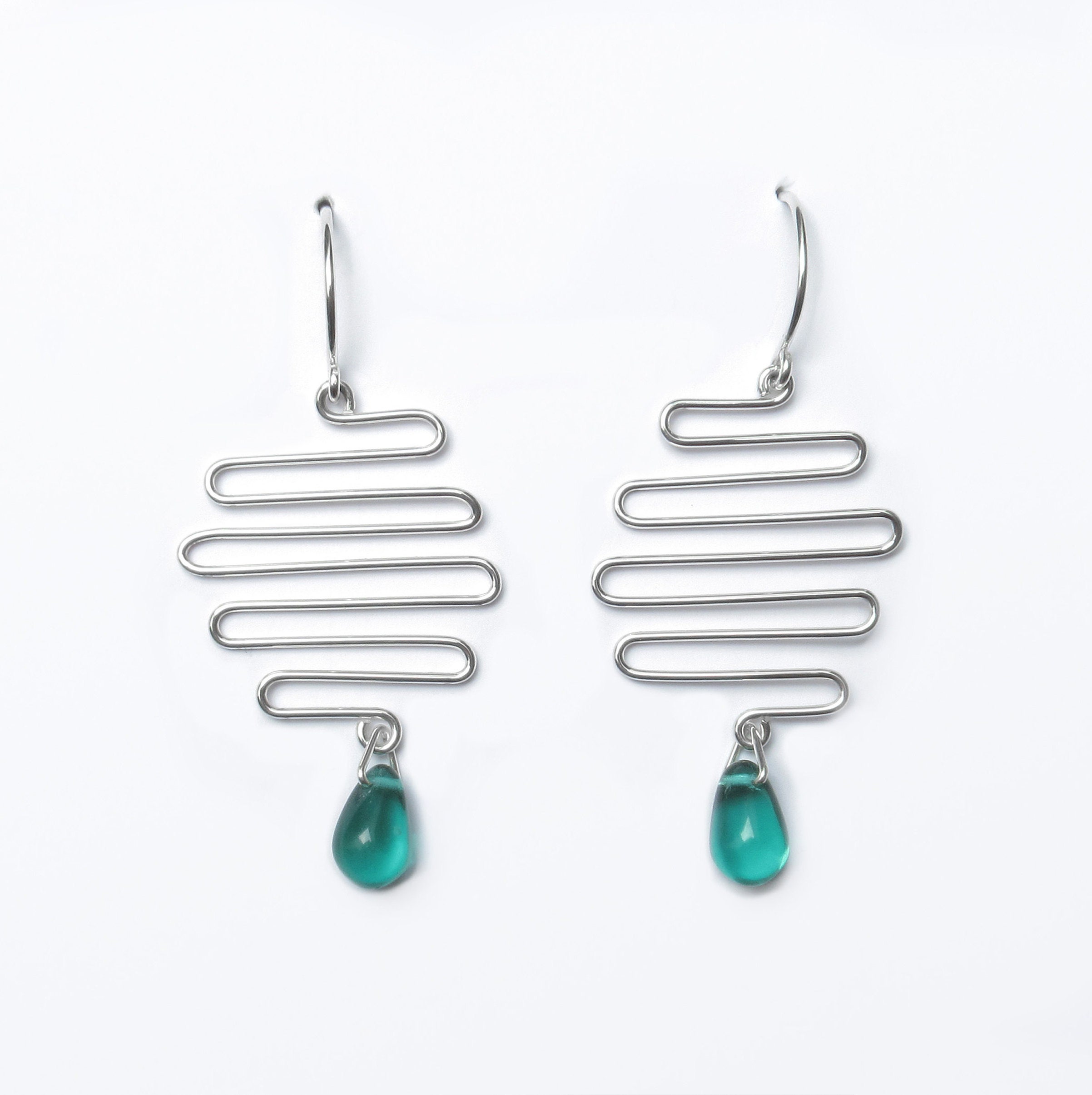 Details about Minimalist Zig Zag Silver Drop Earrings Details about Minimalist Zig Zag Silver Drop Earrings