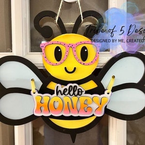 Hello Honey Door Hanger Svg | Bee Door Hanger Svg | Front Door Summer Signs Svg | Bee Signs Svg | Front Door Hanger Svgs | Hello Honey Svgs