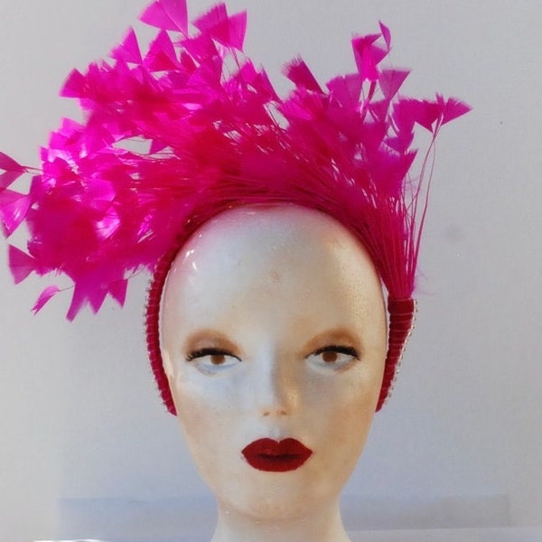 Fuchsia Pink Decorative Head Band, Stunning Feathered Head Dress, Pink Display of Feathers Set on Hair Band., Pink Feather Head Piece.