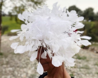 Sombrero de plumas blancas, tocado de plumas blancas, tocado del Derby de Kentucky, sombrero de Ascot, sombrero de fiesta del té blanco.