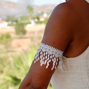 Lace Tassel Wedding Arm Bands, Stylist Arm Cuffs, Antique Soft Lace Arm Garters.