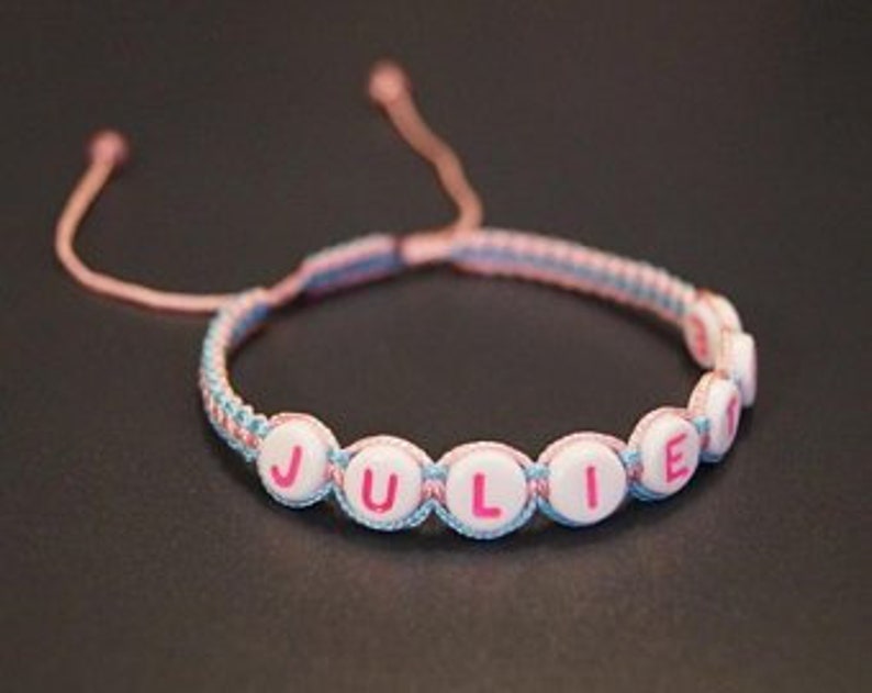 Bracelet personnalisé prénom enfant garçon homme à fermeture Shamballa avec perles magiques Fil nylon de 1mm 24 Couleurs au choix image 4