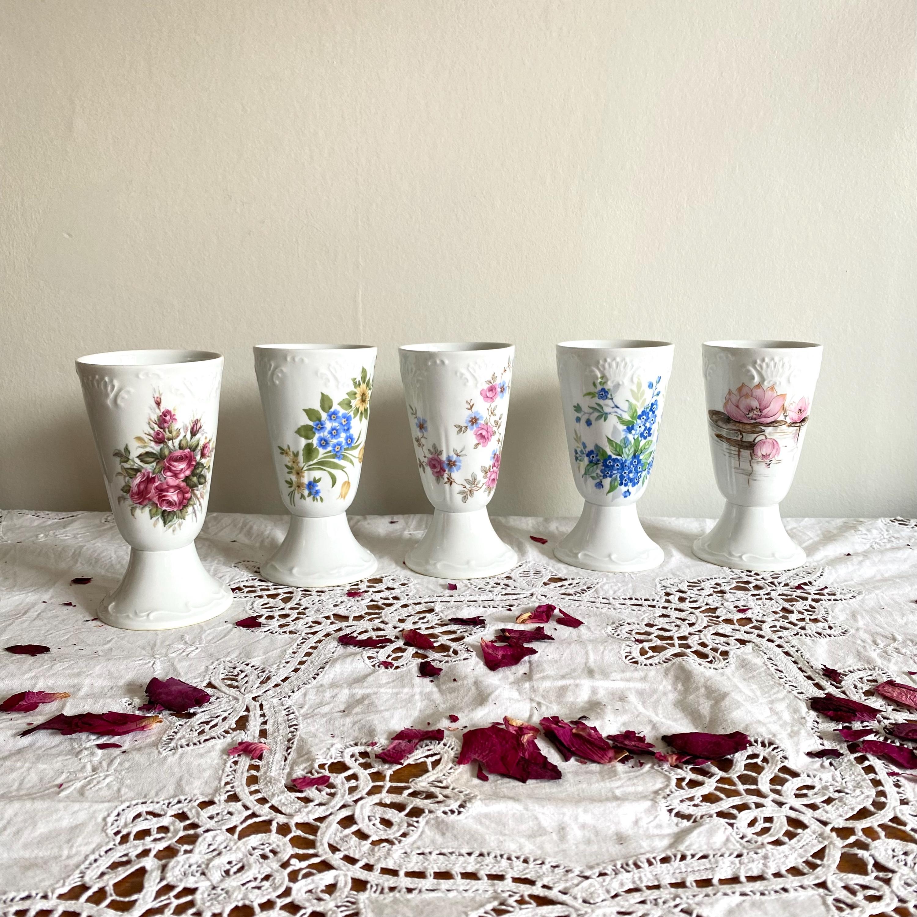 Lot De 4 Mazagrans Anciens En Porcelaine - Décor Fleurs Rétro - Vintage - Occasion