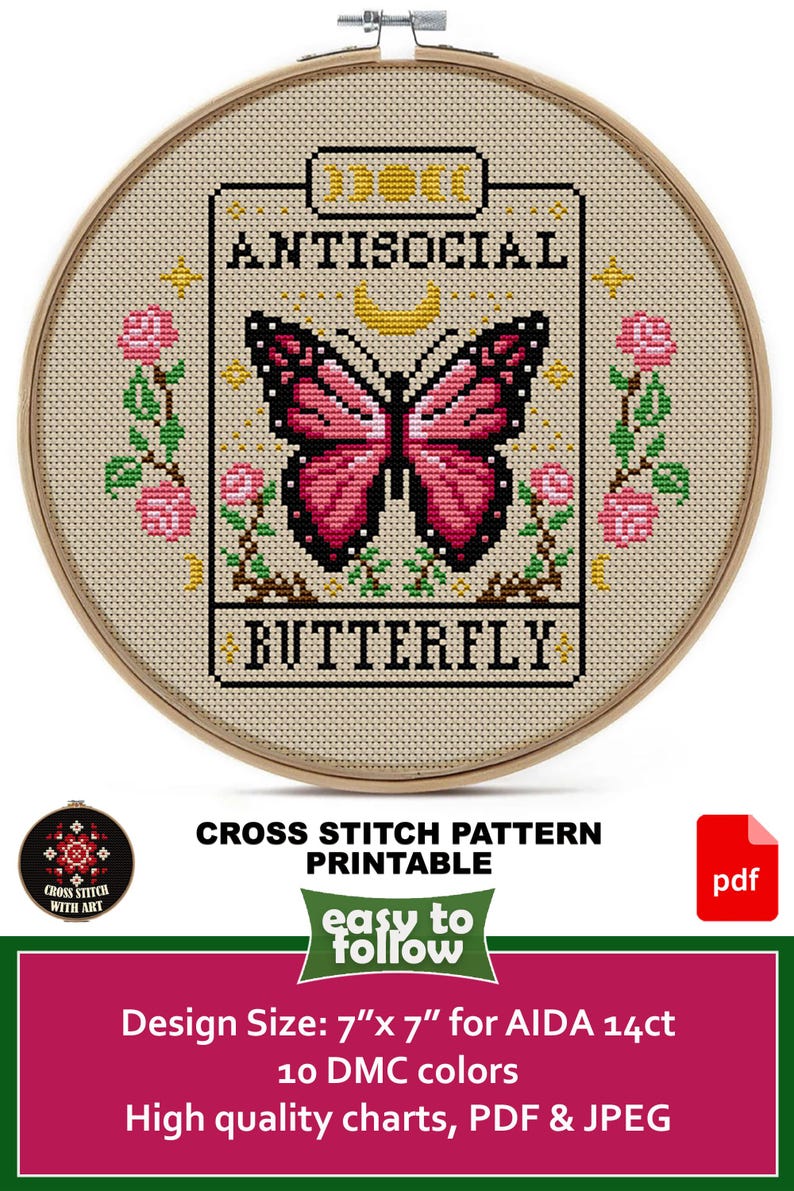 K&ouml;nnte beinhalten: Kreuzstichmuster in einem Holzrahmen mit einem rosa Schmetterlingsdesign und den Worten "ANTISOCIAL BUTTERFLY". Die Designgr&ouml;&szlig;e betr&auml;gt 17,78 cm x 17,78 cm und verwendet 10 DMC-Farben. Das Muster ist als PDF und JPEG druckbar.