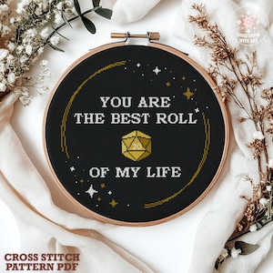 Padrão de ponto cruz divertido para dados de RPG, presente de aniversário ou casamento (download em PDF)