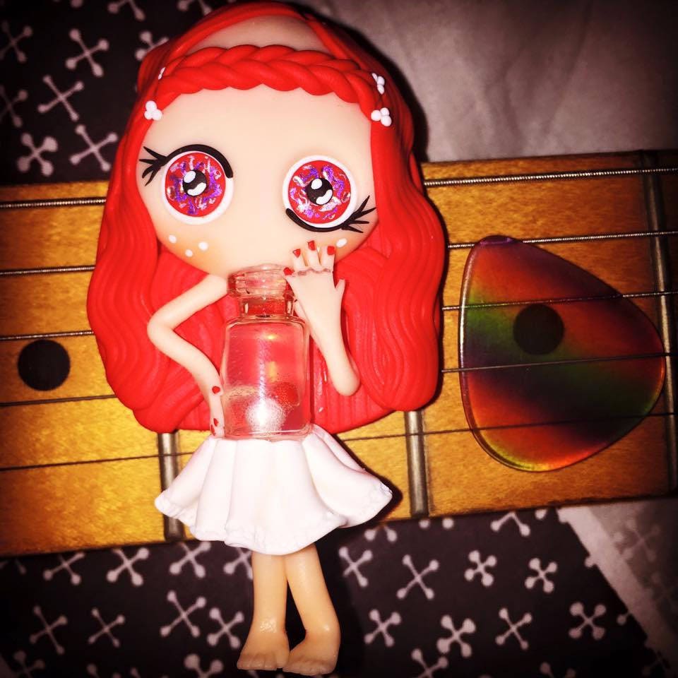 Miss Bottle Neck Slide sur Sa Stratocaster