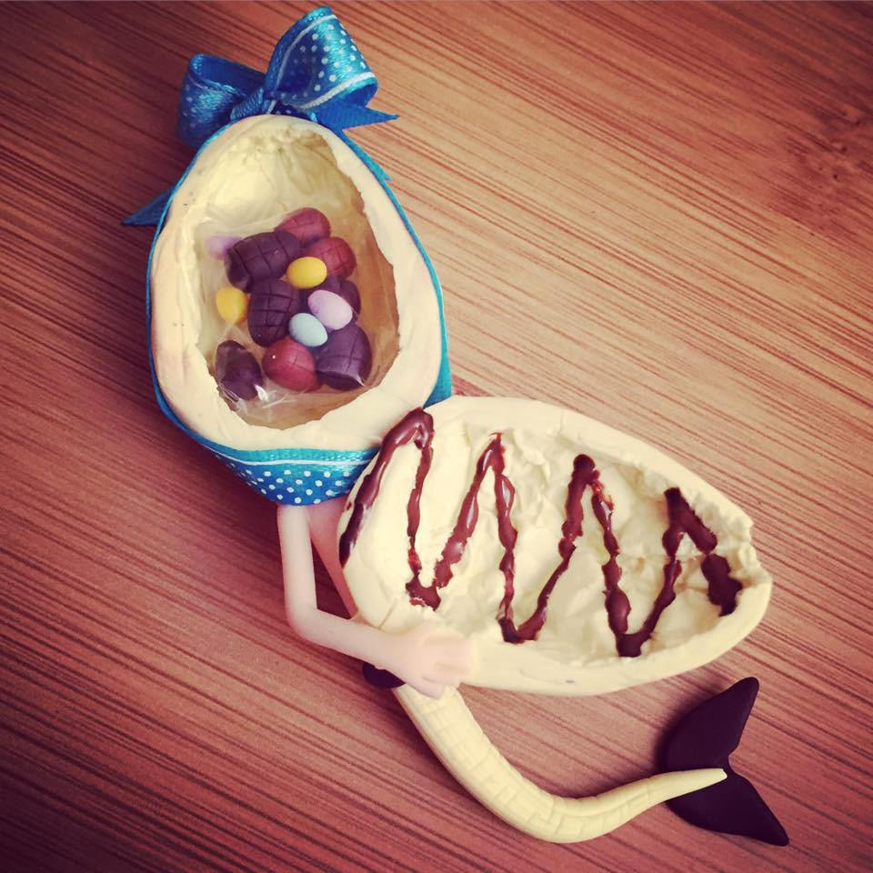 Sirène en Œuf de Pâques Pleine Chocolats