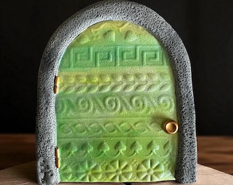 Groene en grijze feeëndeur