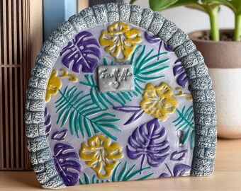 Paarse bloemen feeëndeur