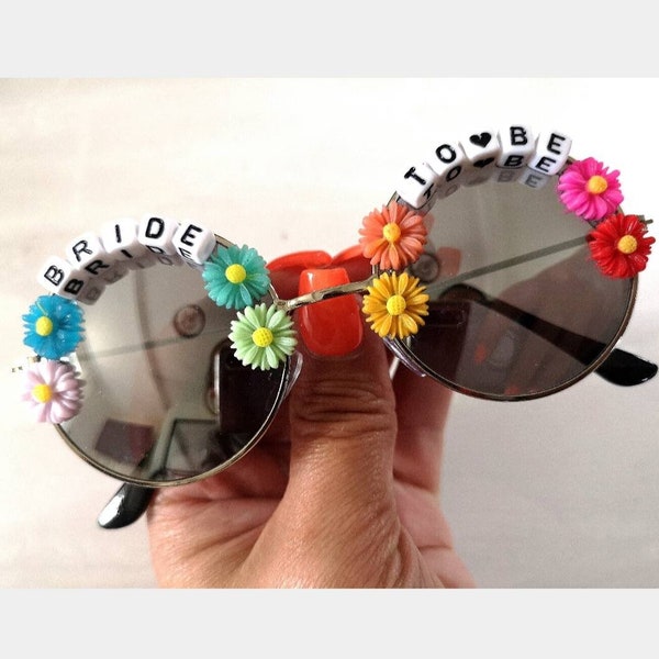 DAISY Colourful Bride Sunglasses Bride To Be Gift Bridal Shades Bachelorette Party Sunnies Round Sunglasses Festival Bridal