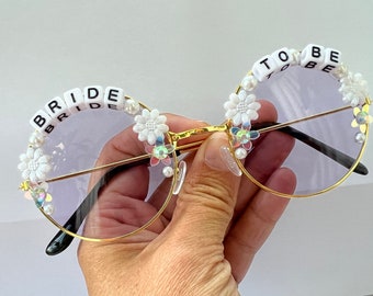 Lila Hübsche Braut sonnenbrille für Junggesellinnen- und Junggesellinnenpartys