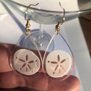 Sand dollar clear acrylic earrings, sea creatures earrings, laser-cut ocean earrings, Sand dollar   Engraved dangle Earrings,