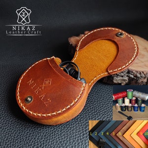 Handmade Leather Headphone Case with a carabiner, Headphone Cover Headphone Bag