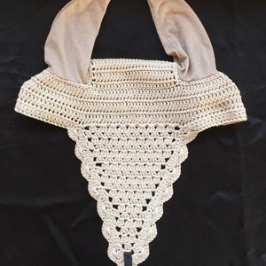 Long beige fly hunting cap, with beautiful reflections, for horse or large pony