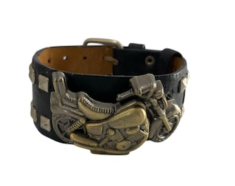 Pulsera de cuero vintage para motociclistas, estilo grunge urbano, color negro.