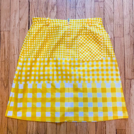 Vintage 1970s Jantzen Super Cute Yellow & White P… - image 2