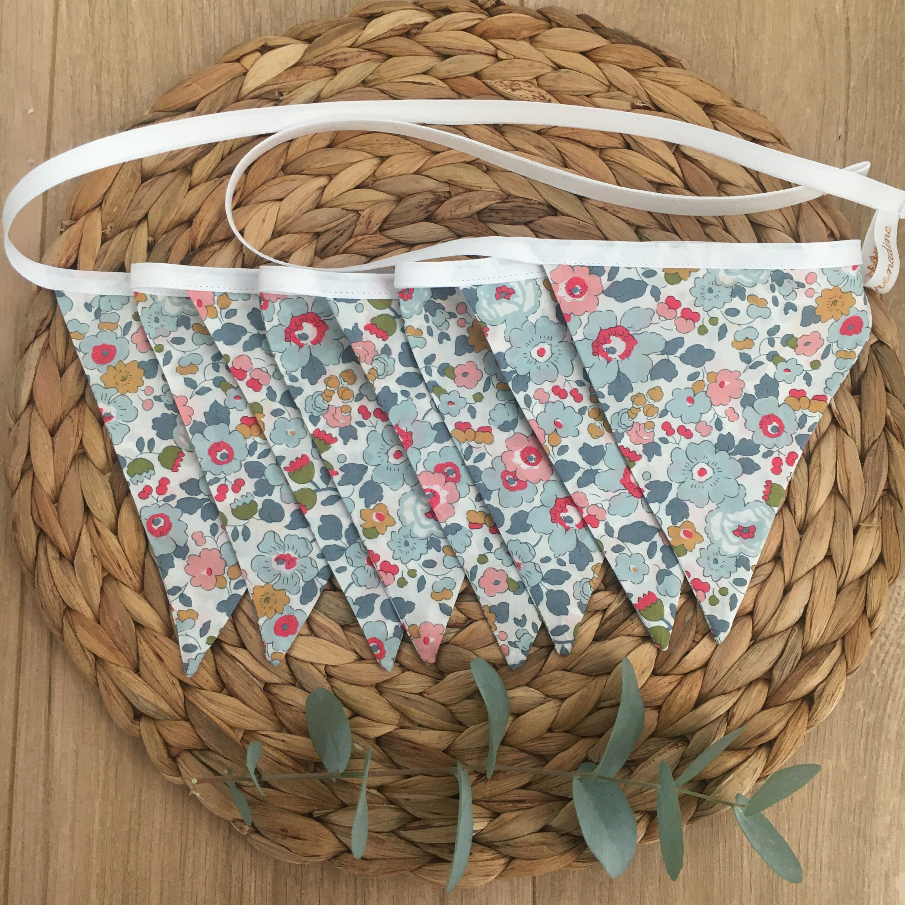 Guirlande de Fanions en Tissu Liberty Betsy Potcelaine