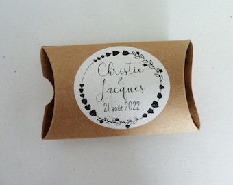 Kraft size S berlingot box, with personalized white or green label, guest gift, dragees container, wedding or baptism